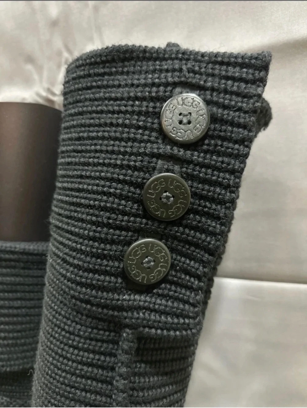UGG Cardy Knit Boots Women’s Sz 8 Three Button Tall Slouchy (PreLoved) - V052
